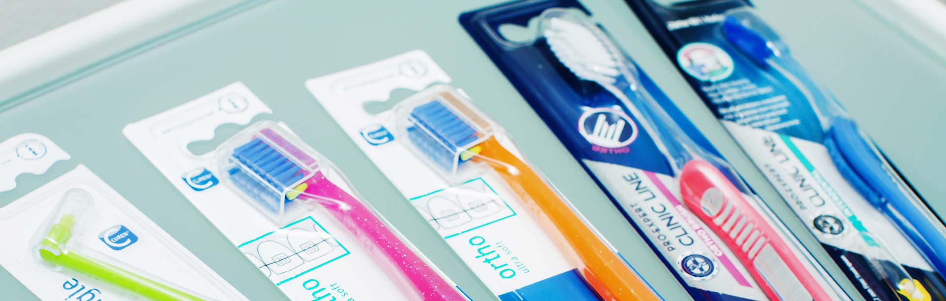 Достаточно ли зубной Щетки и пасты для качественного очищения зубов?